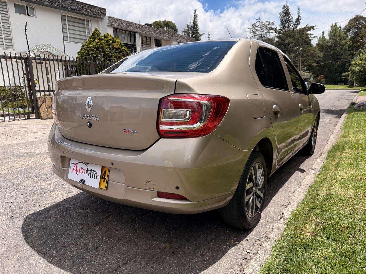 Renault Logan Zen/intens 2023