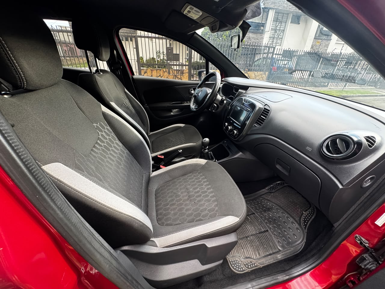 RENAULT CAPTUR