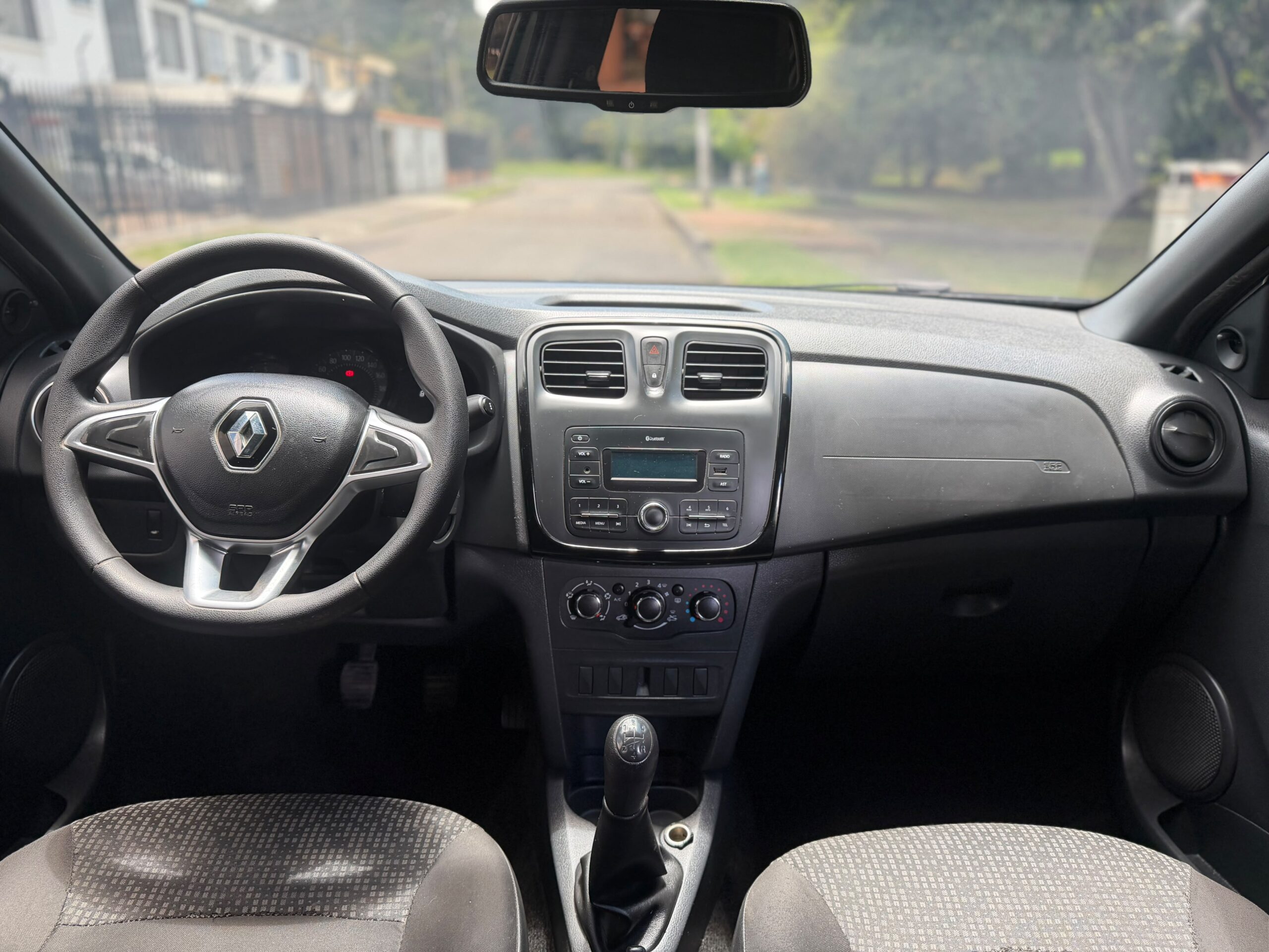 RENAULT SANDERO 2023