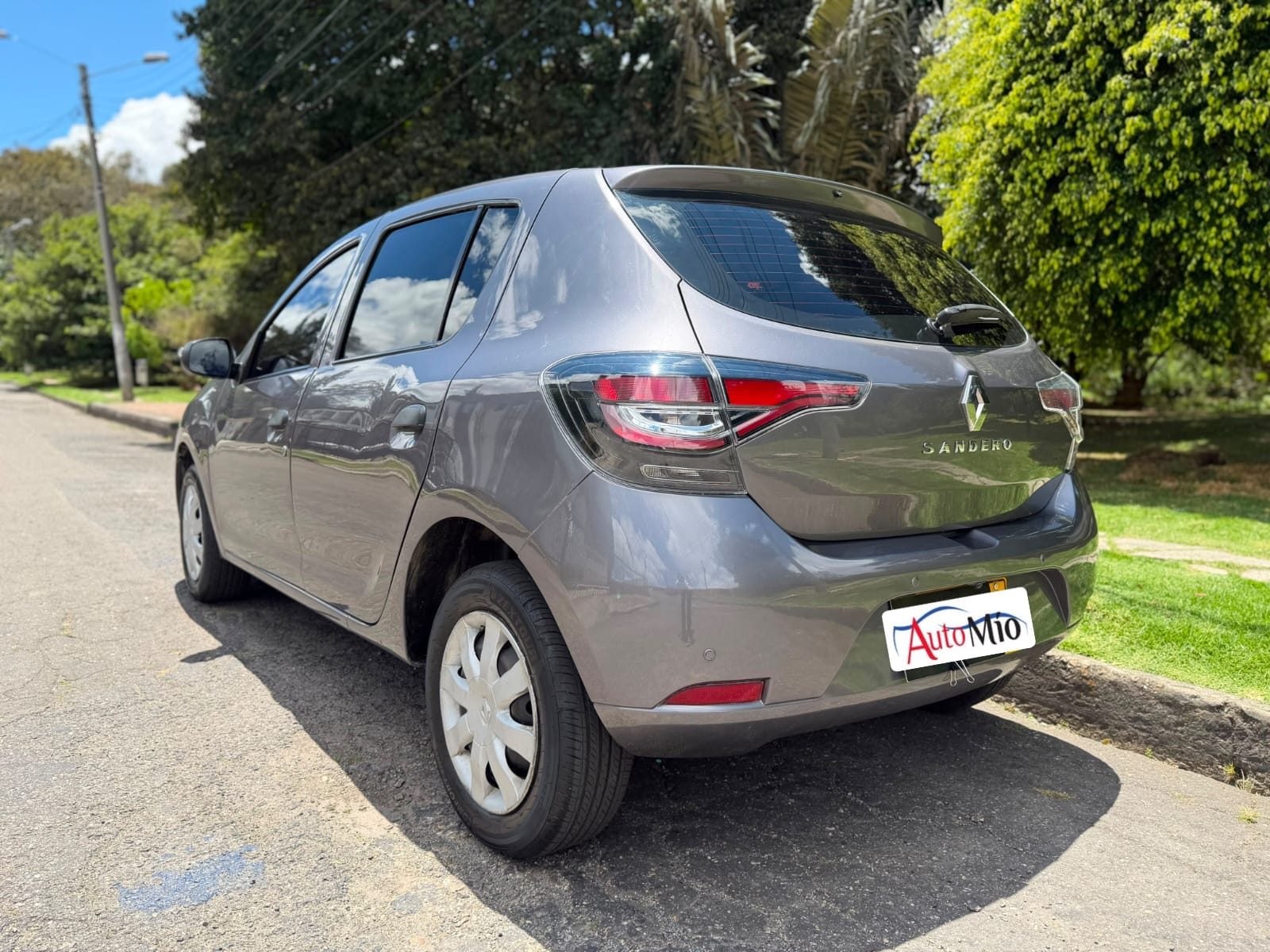RENAULT SANDERO 2023