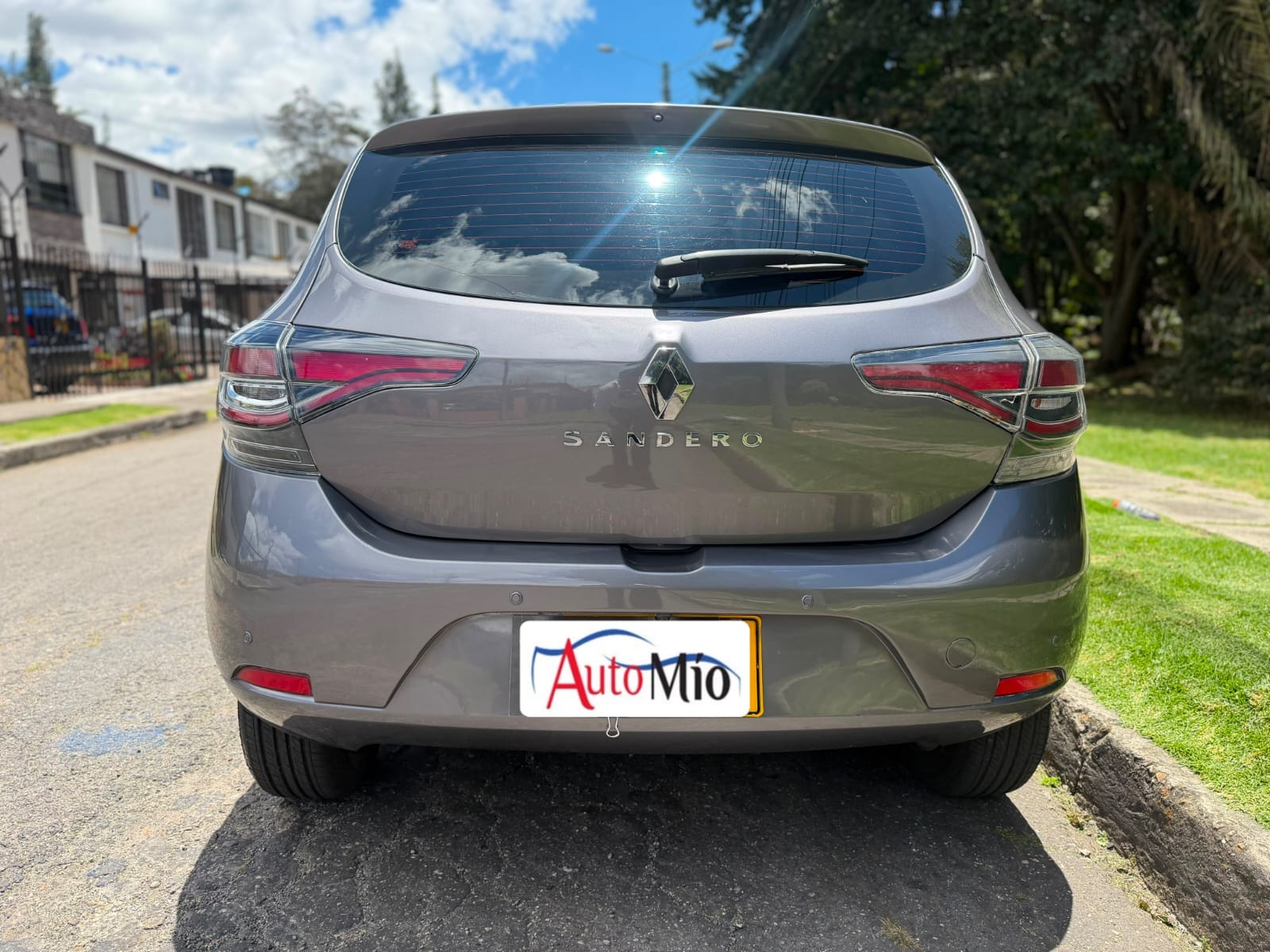 RENAULT SANDERO 2023