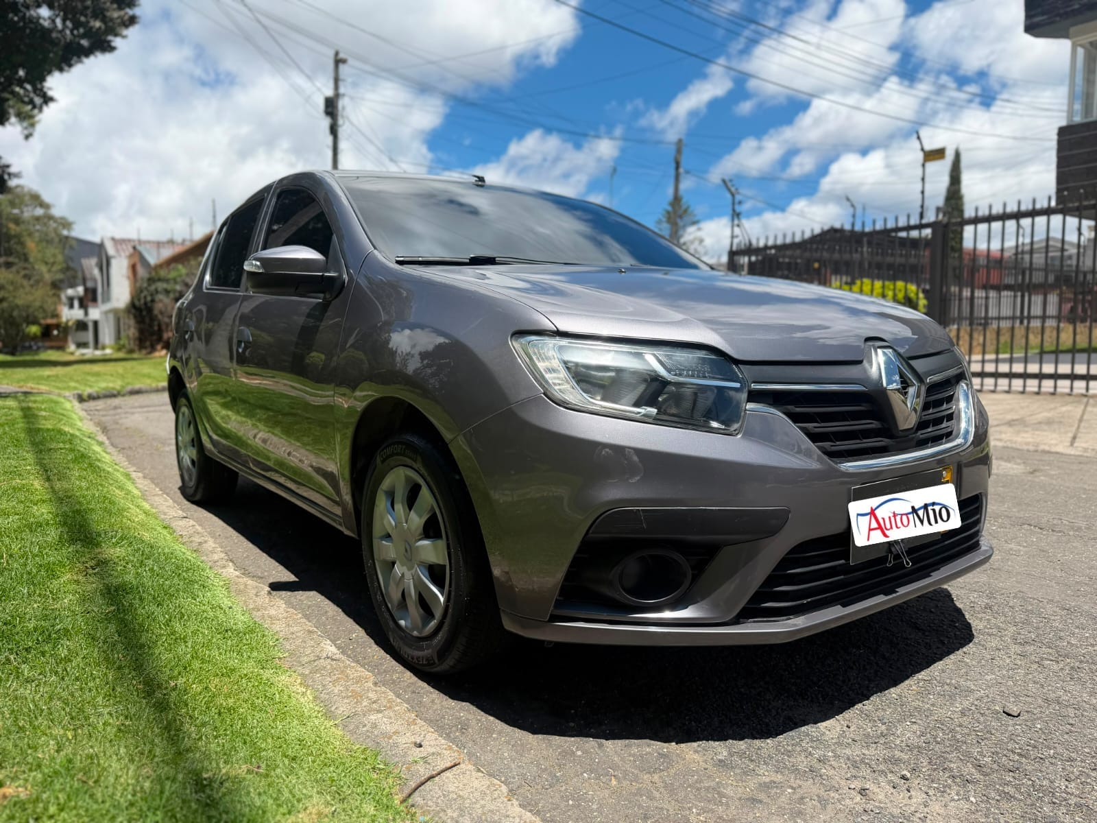 RENAULT SANDERO 2023