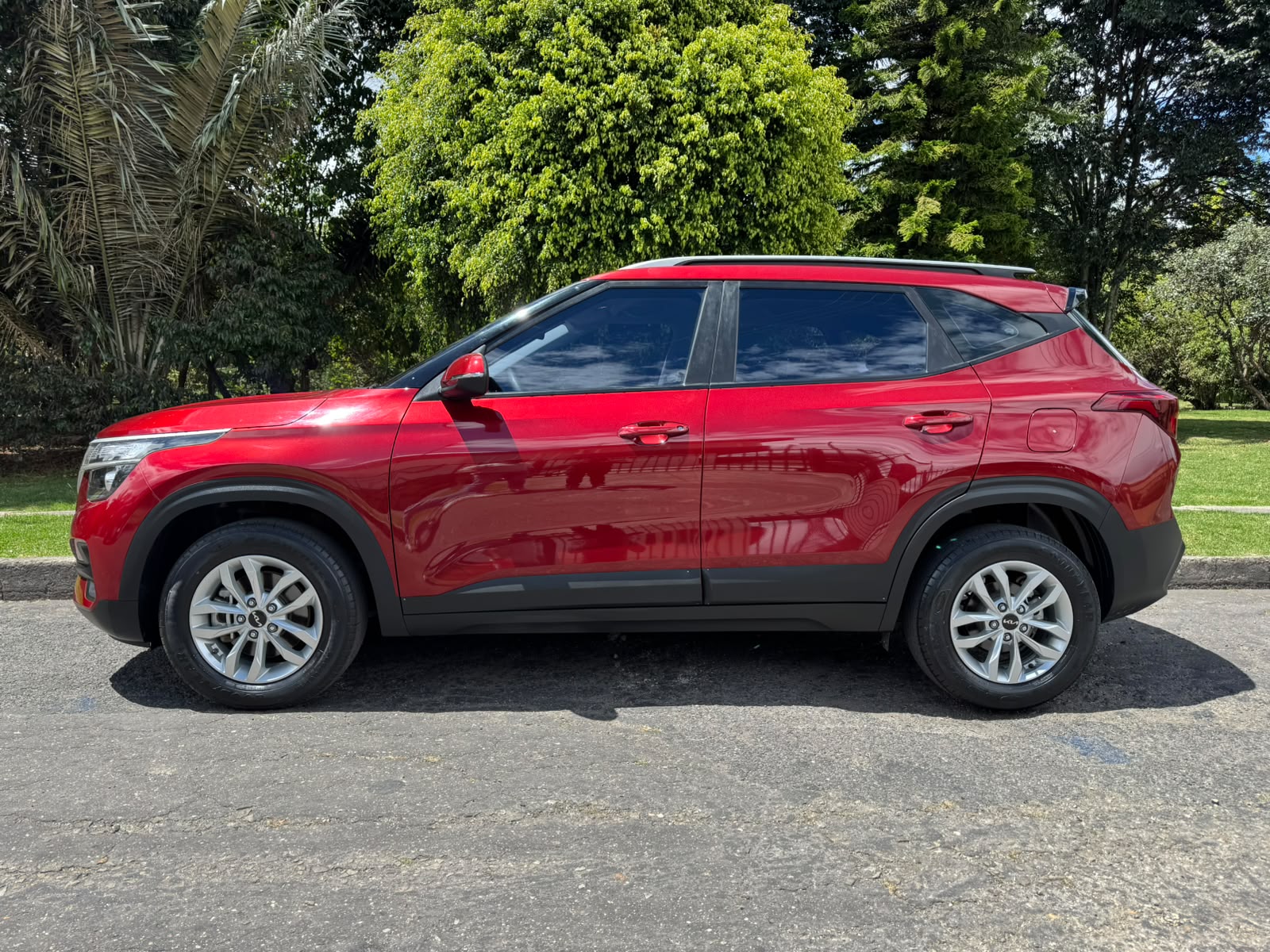 KIA SELTOS EMOTION 1.6L AT 4X2