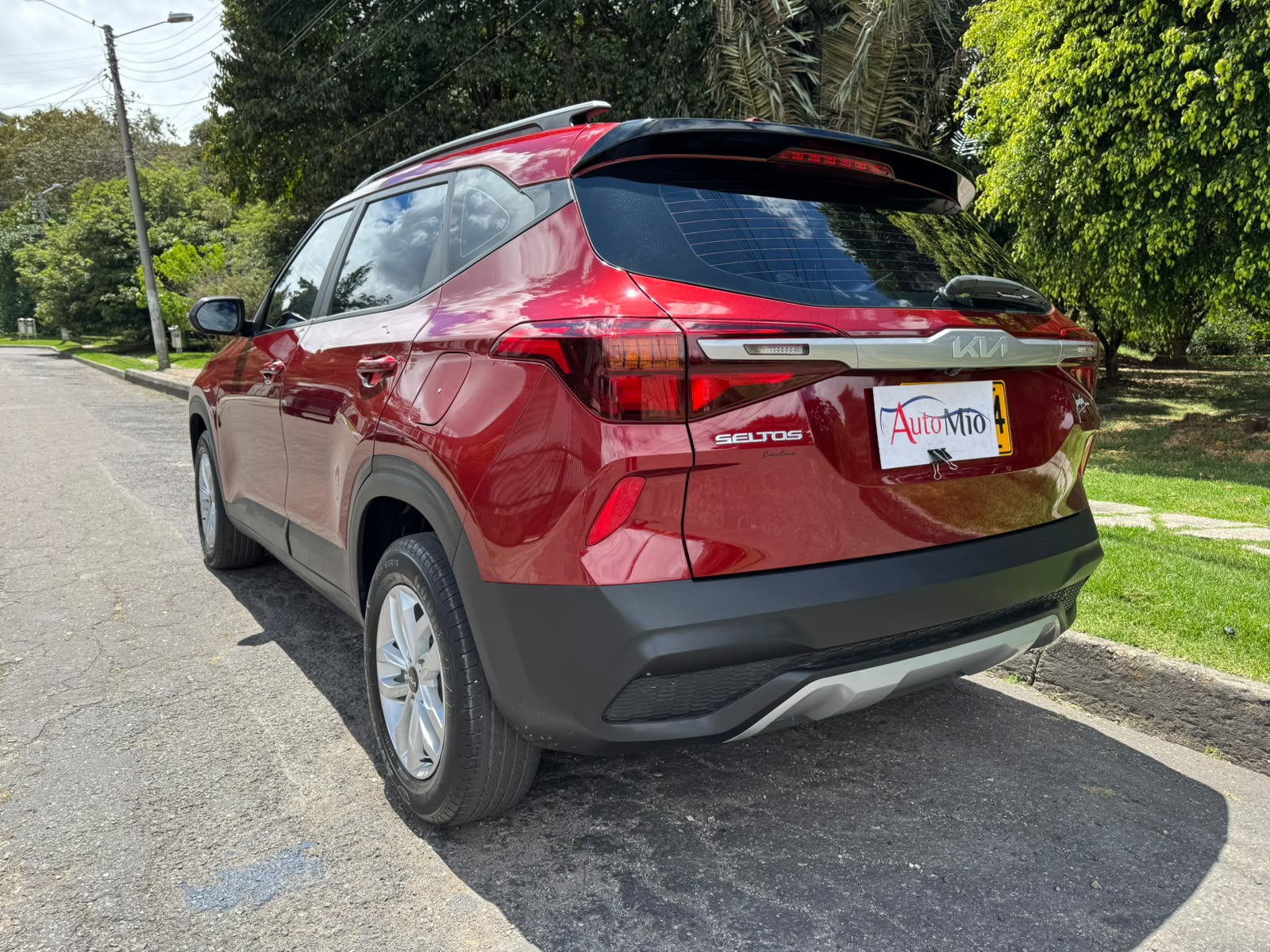 KIA SELTOS EMOTION 1.6L AT 4X2