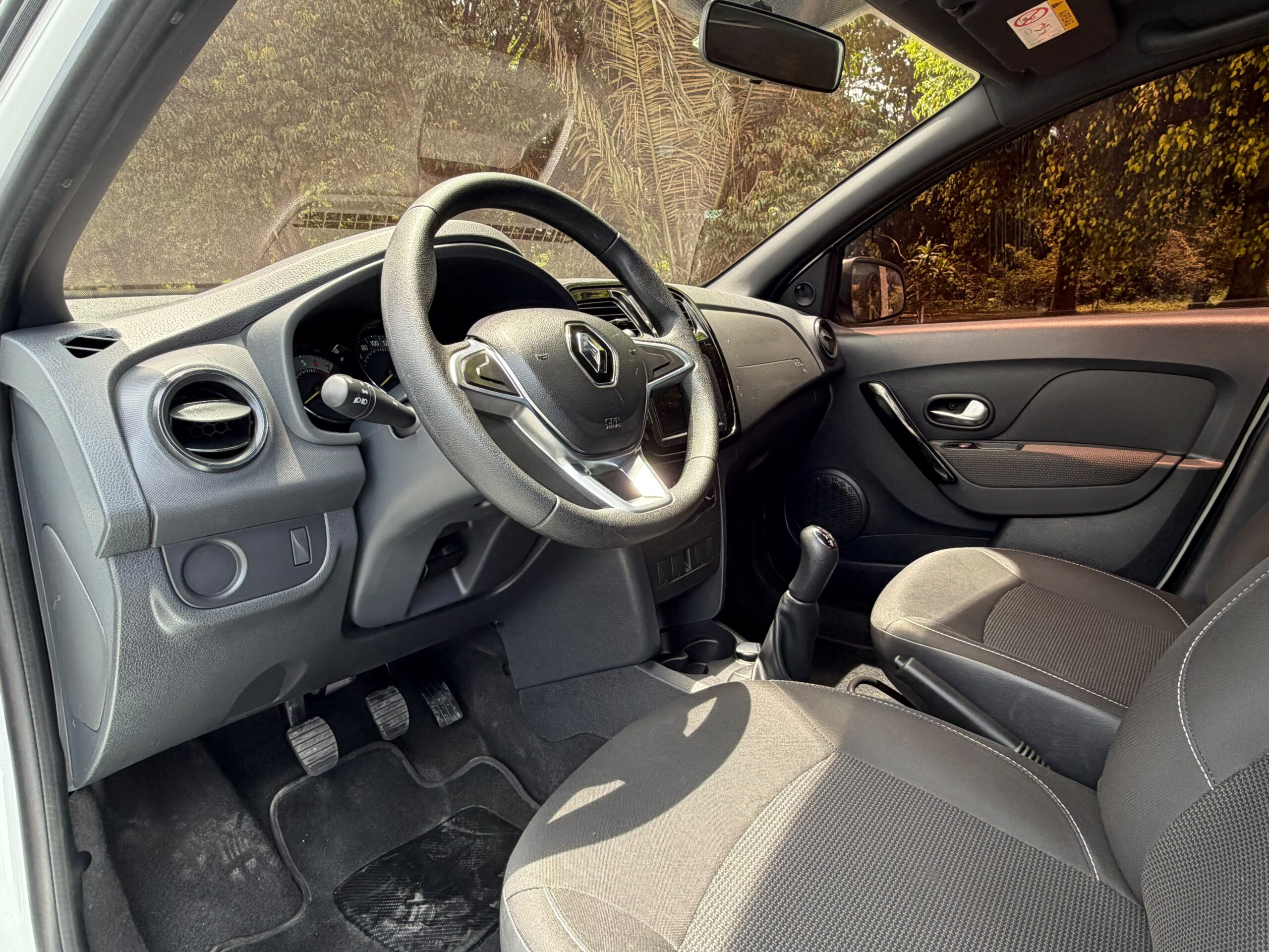 Renault Logan 2023