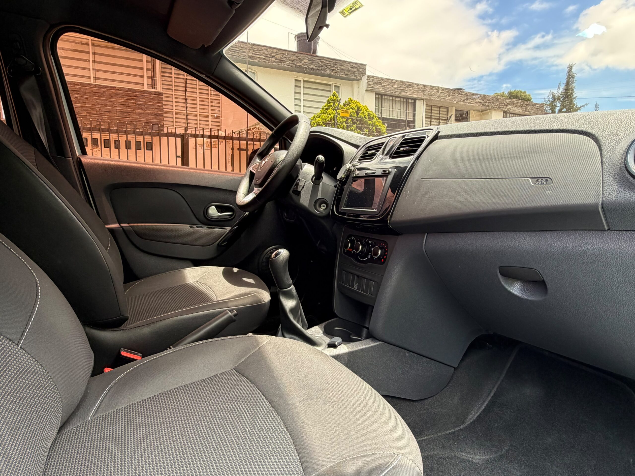 Renault Logan 2023