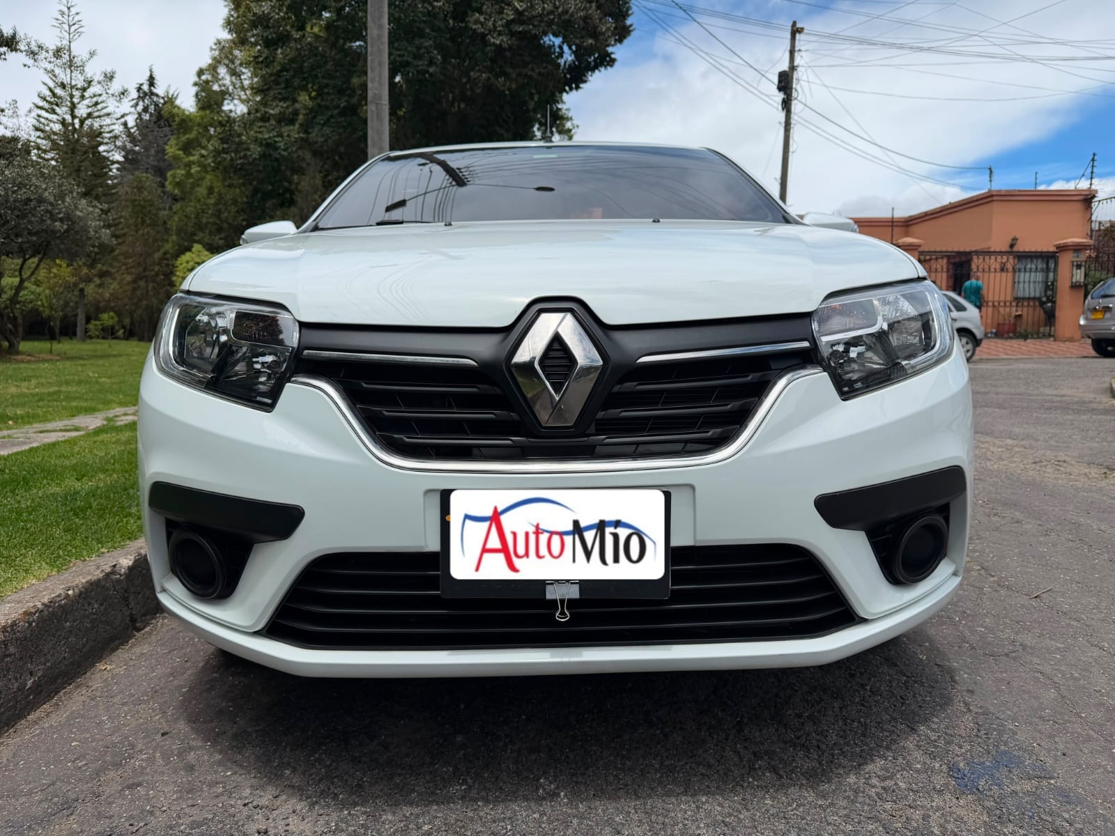 Renault Logan 2023