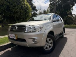 TOYOTA FORTUNER 2011
