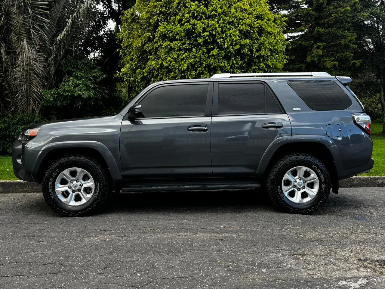 TOYOTA 4 RUNNER