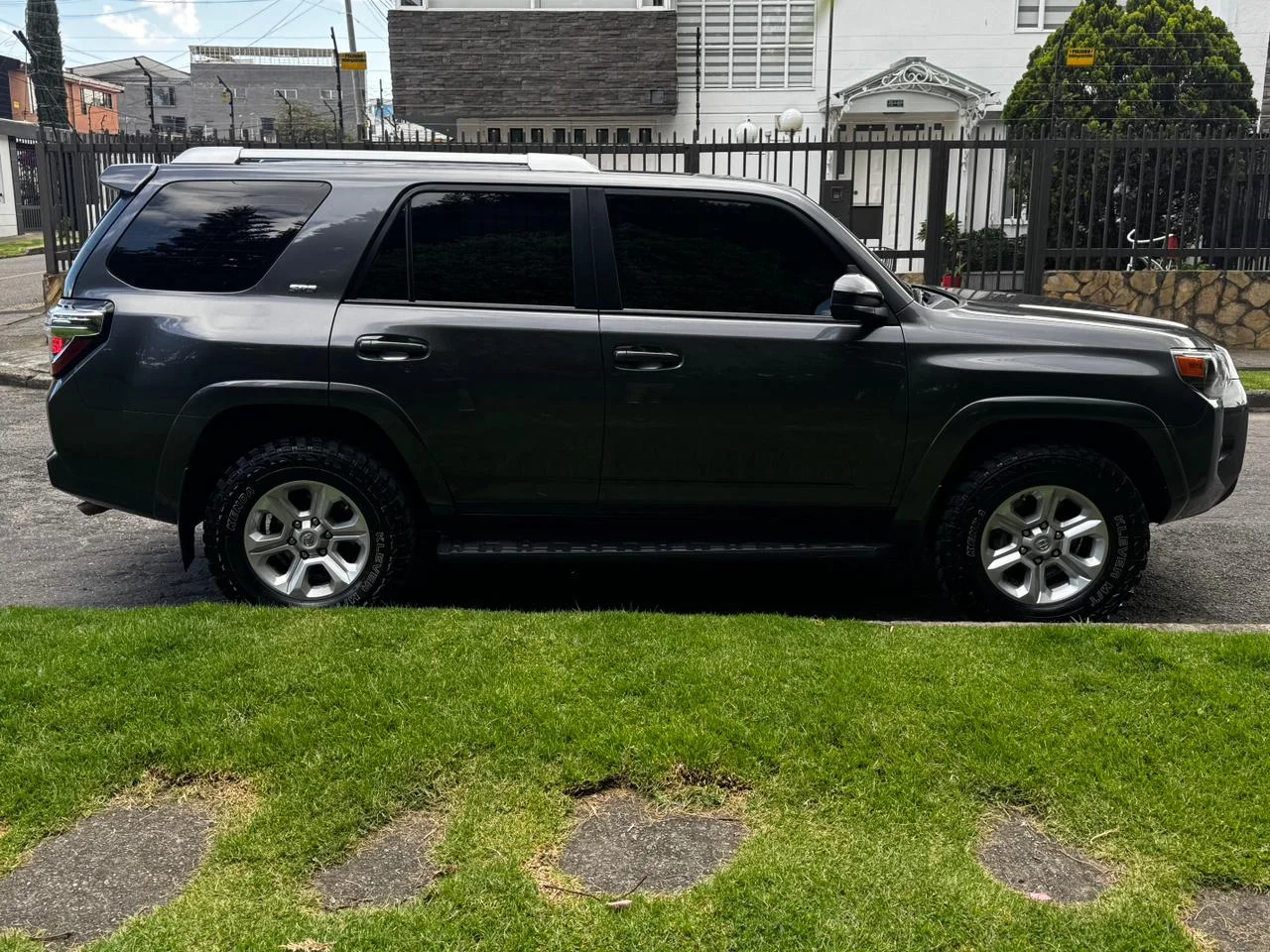 TOYOTA 4 RUNNER