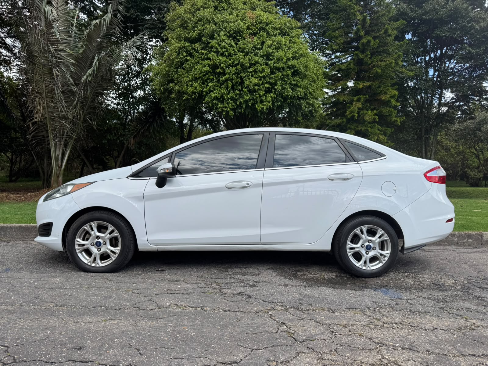 Ford Fiesta 1.6 Se Sedan At